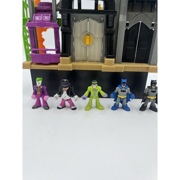 BATMAN Wayne Manor 2015 Fisher-Price IMAGINEXT PLAYSET HERO With Figures - Picture 3 of 6